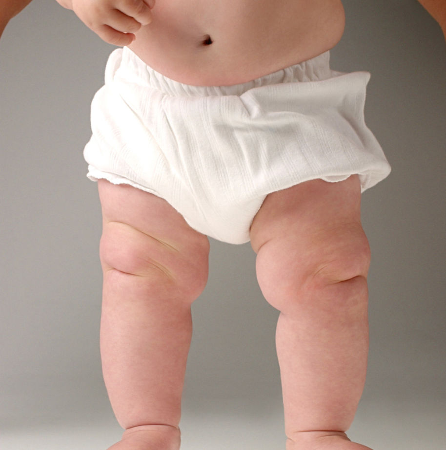 Week 40: The Benefits of Stand-Up Diapering in the Montessori Approach